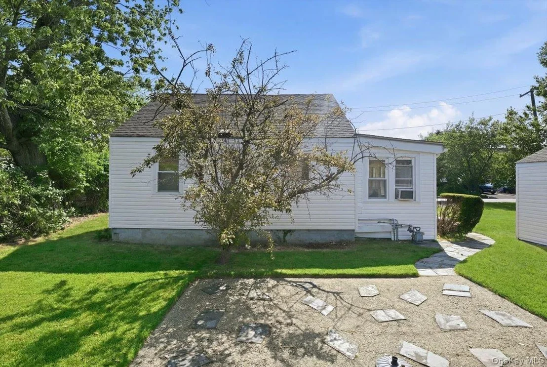 Photo of 310 West Drive