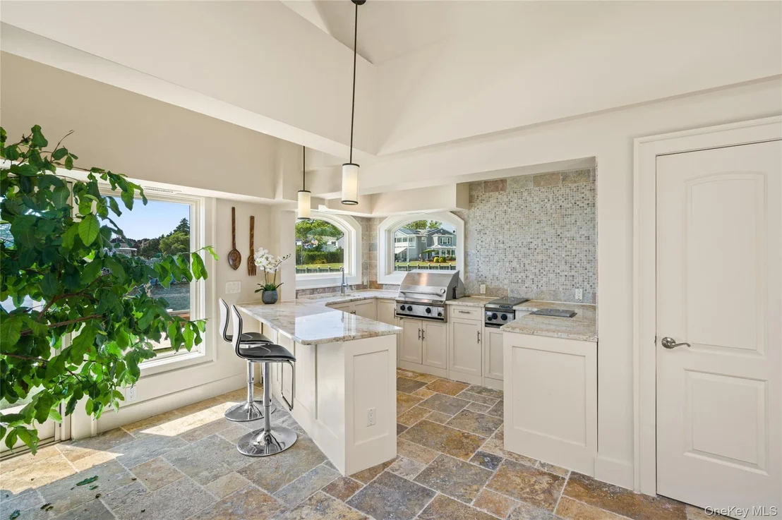 Photo of 1101 Harbor Road