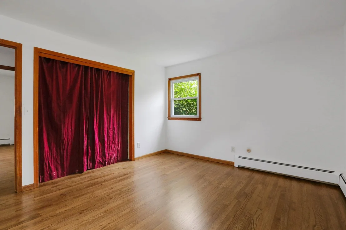 Photo of 187 Riverview Drive