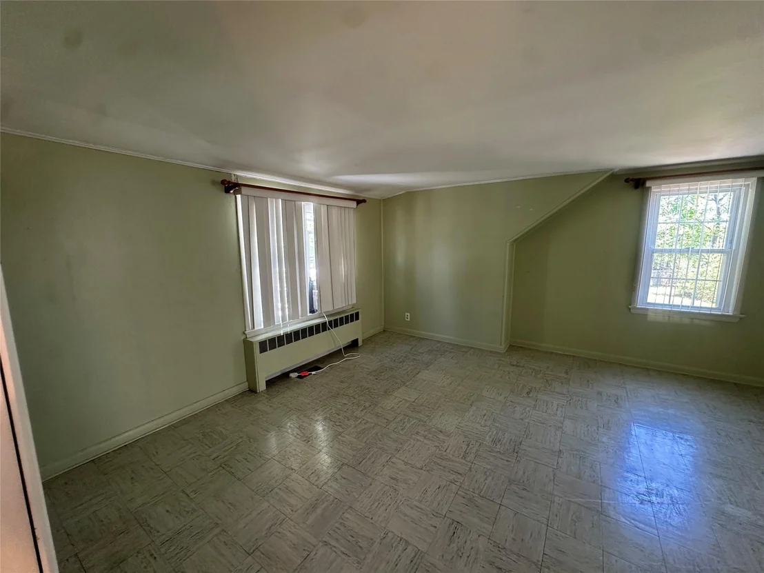 Photo of 8 Van Siclen Drive