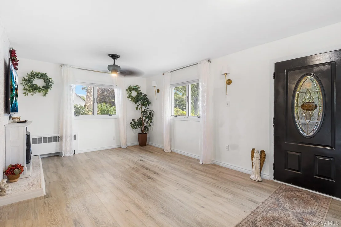 Photo of 121 Thomas Avenue