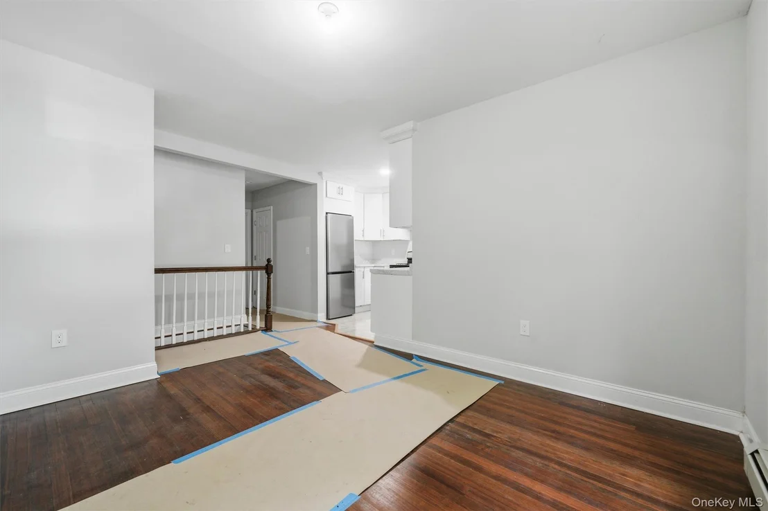 Photo of 669 N Division Street