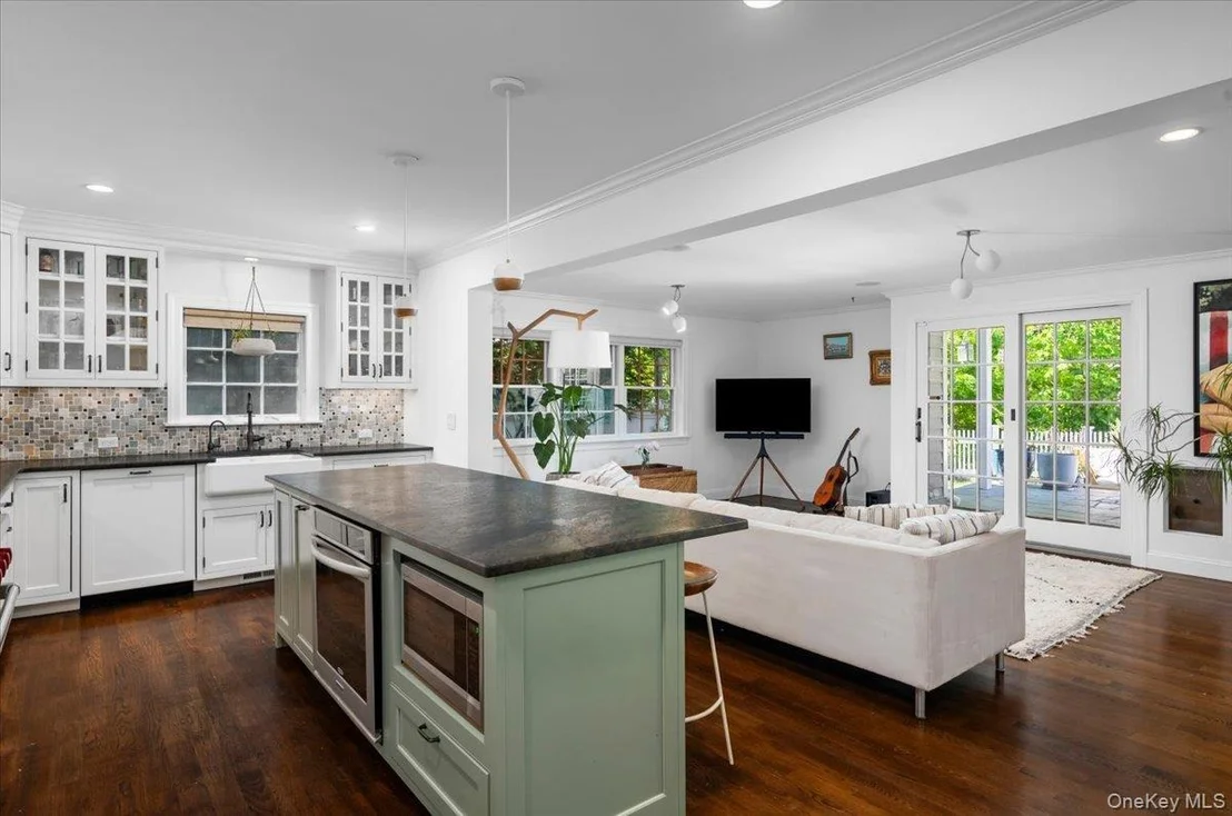 Photo of 80 Maple Avenue