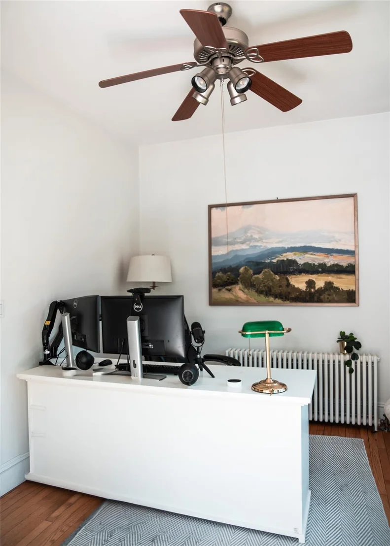 Photo of 222 Lakeside Road
