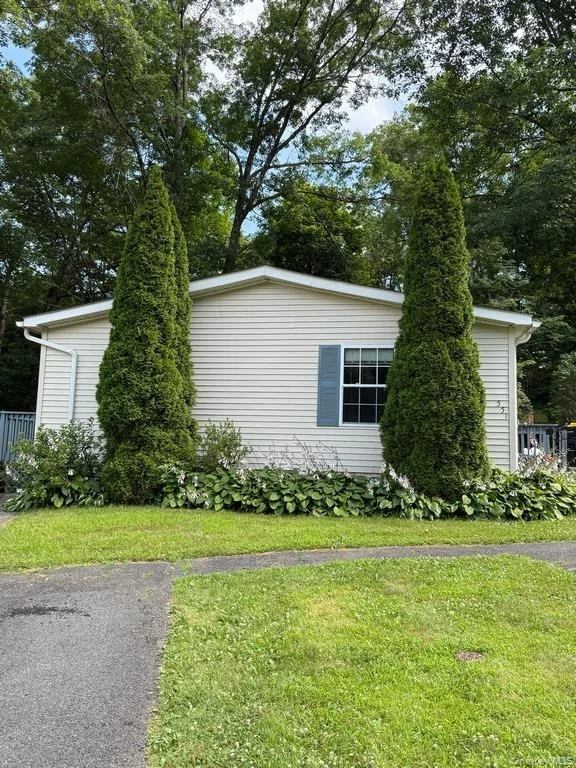 Photo of 551 5th Avenue