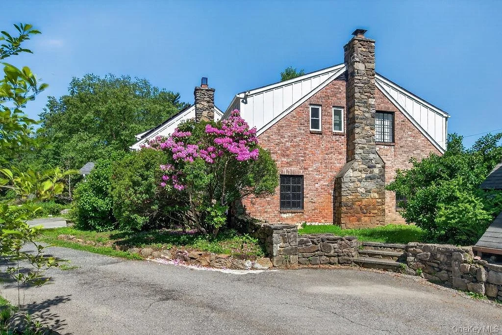 Photo of 51 Pinesbridge Road