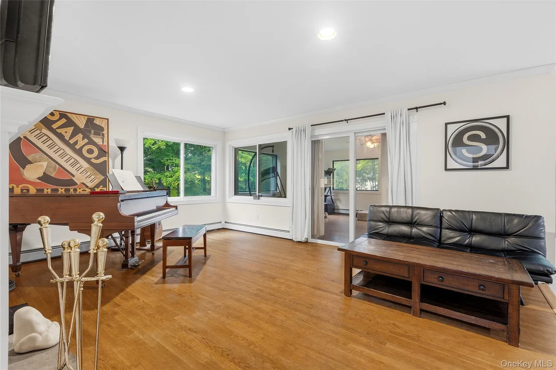 Photo of 65 Cliffside Lane