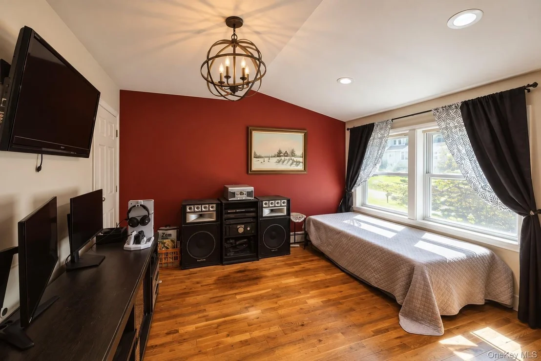 Photo of 25 Tamarack Road