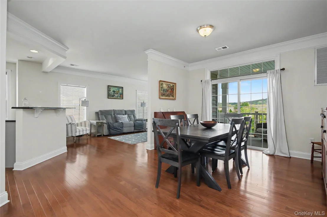 Photo of 541 Regency Drive