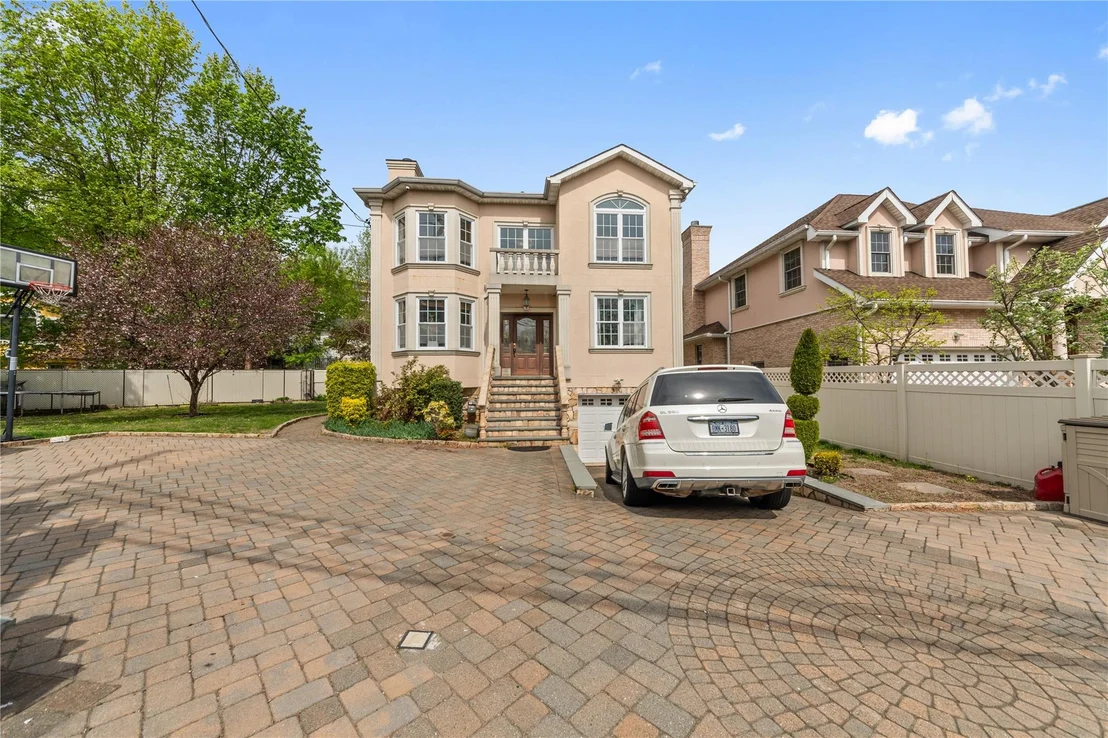 Photo of 59 Sprain Road