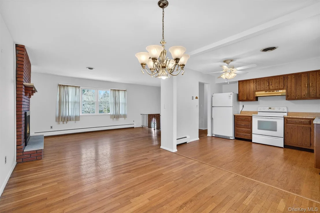 Photo of 11 Hilltop Lane