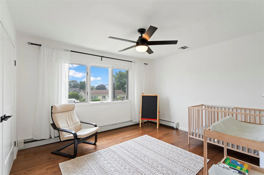 Photo of 10 Lillian Lane