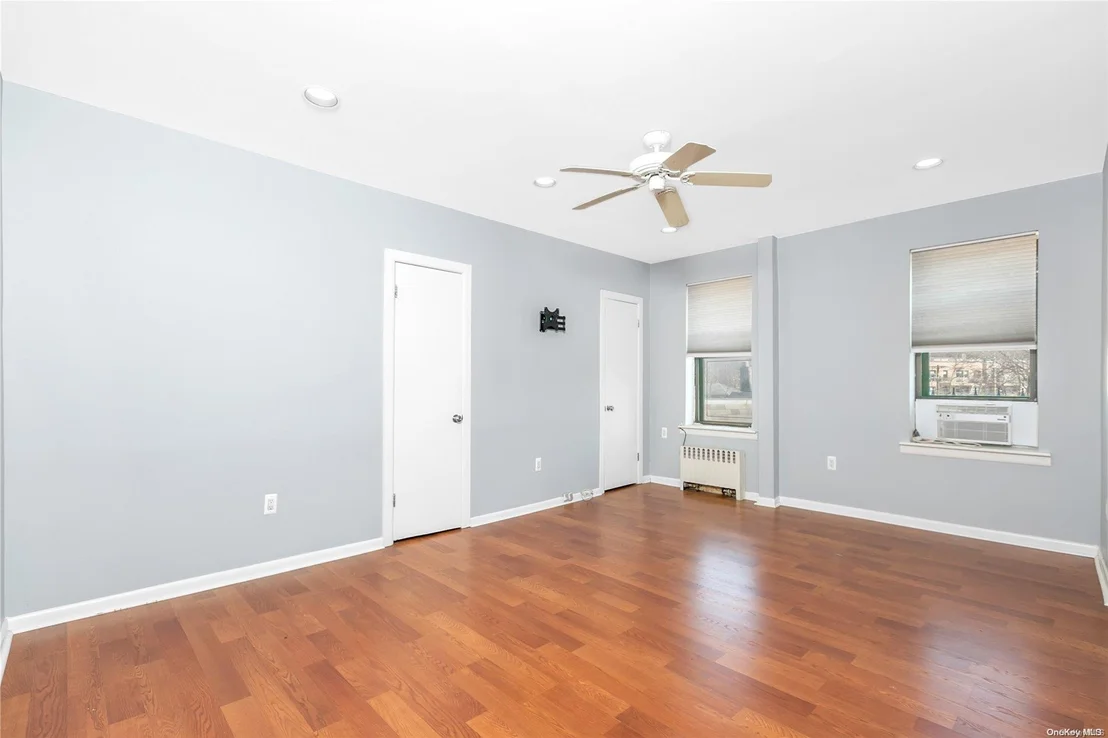 Photo of Unit 4C at 37 Brompton Rd.