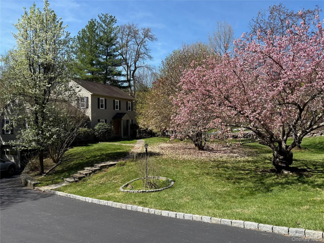 Photo of 1 Cliffside Lane
