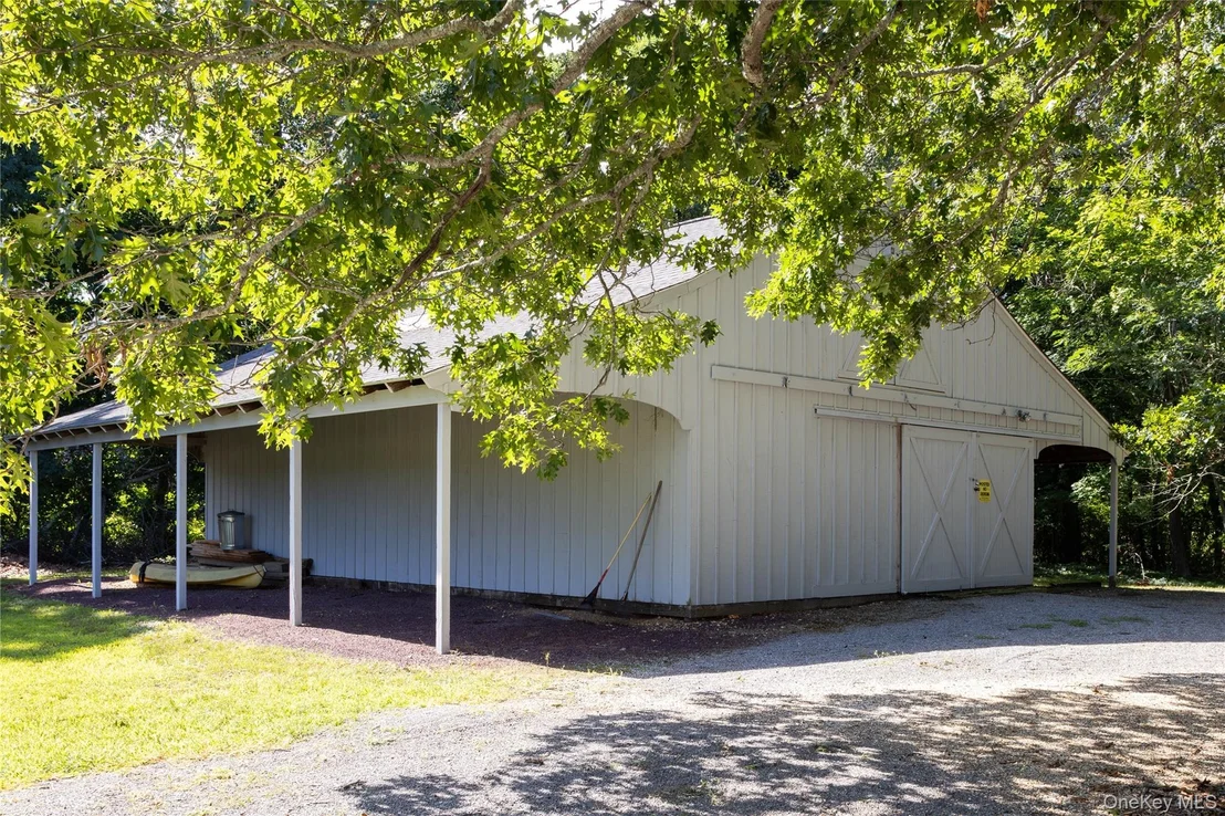 Photo of 2450 Main Road
