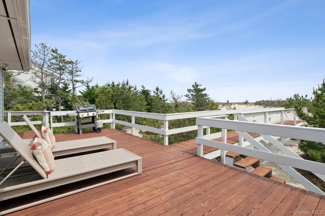 Photo of 355 Dune Rd