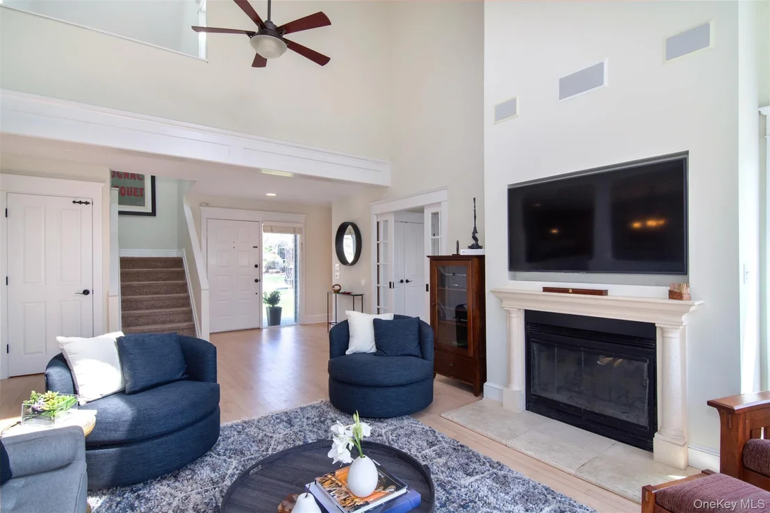 Photo of 153 Fieldpoint Drive