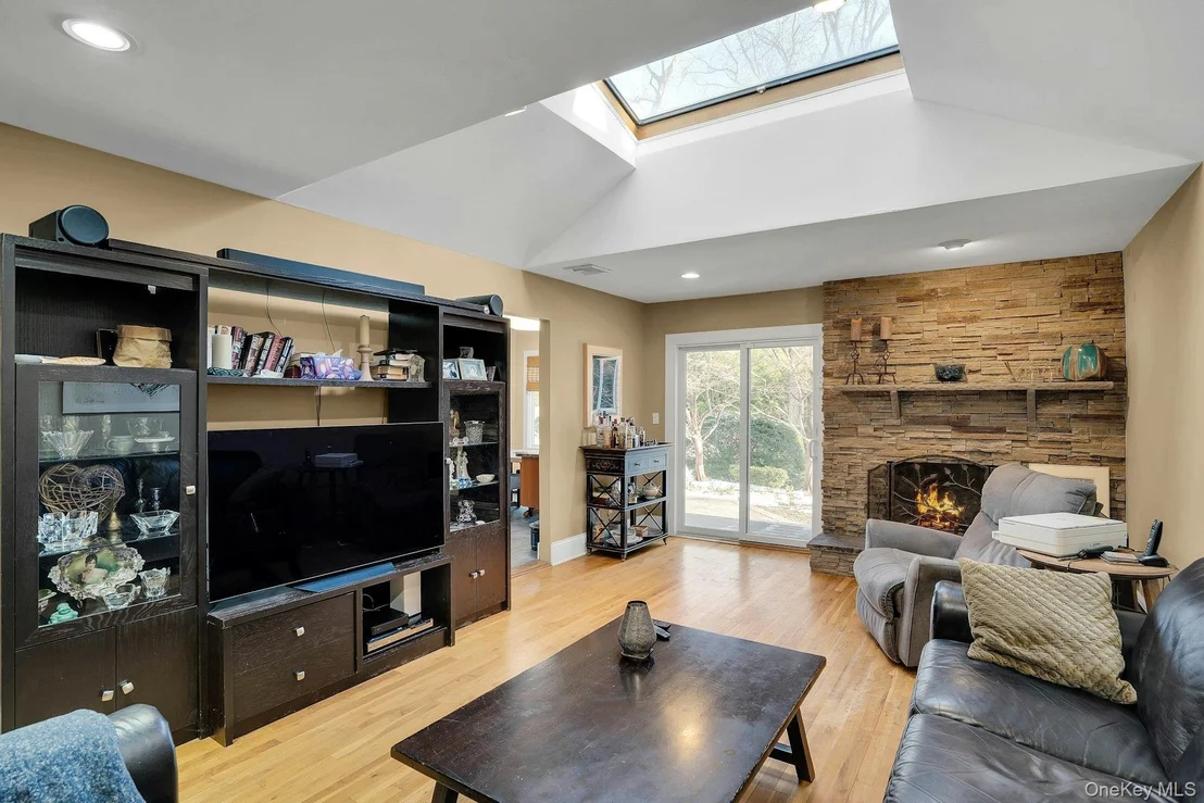 Photo of 48 Randolph Drive