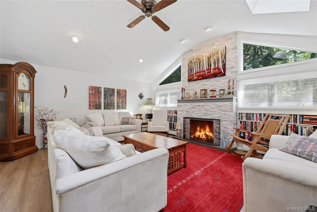 Photo of 25 Valley Circle