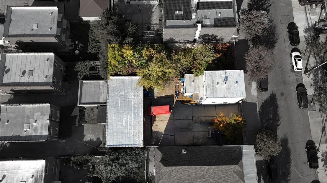 Photo of 1933 Pilgrim Avenue
