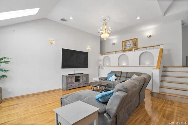 Photo of 1033 Rosedale Road