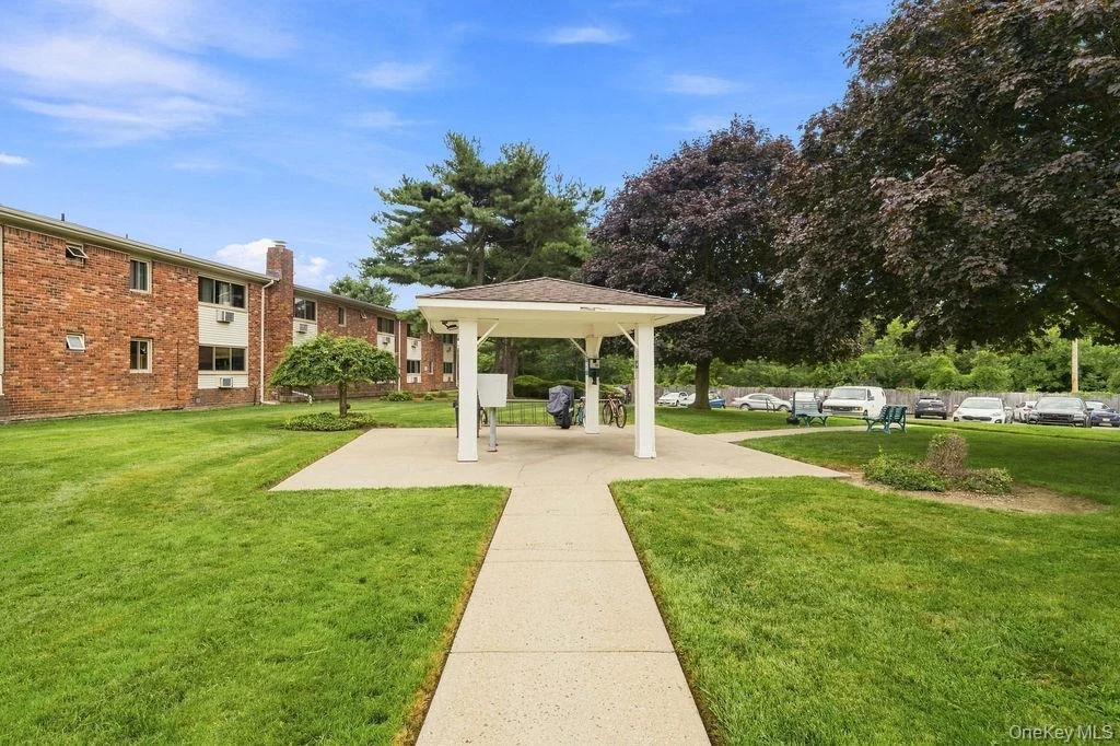 Photo of Unit 7A at 2397 Union Boulevard