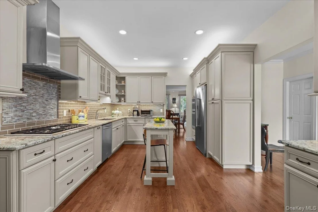 Photo of 18 Brookview Drive