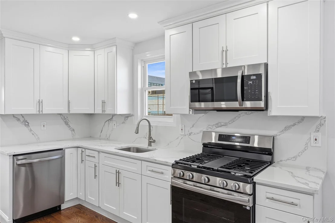 Photo of 22 Colonial Avenue