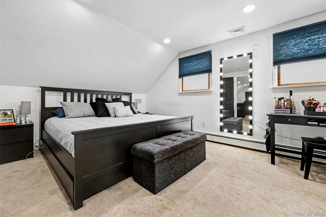 Photo of 327 Barton Avenue
