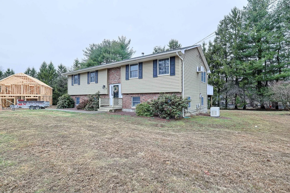Photo of 2 Blue Jay Drive