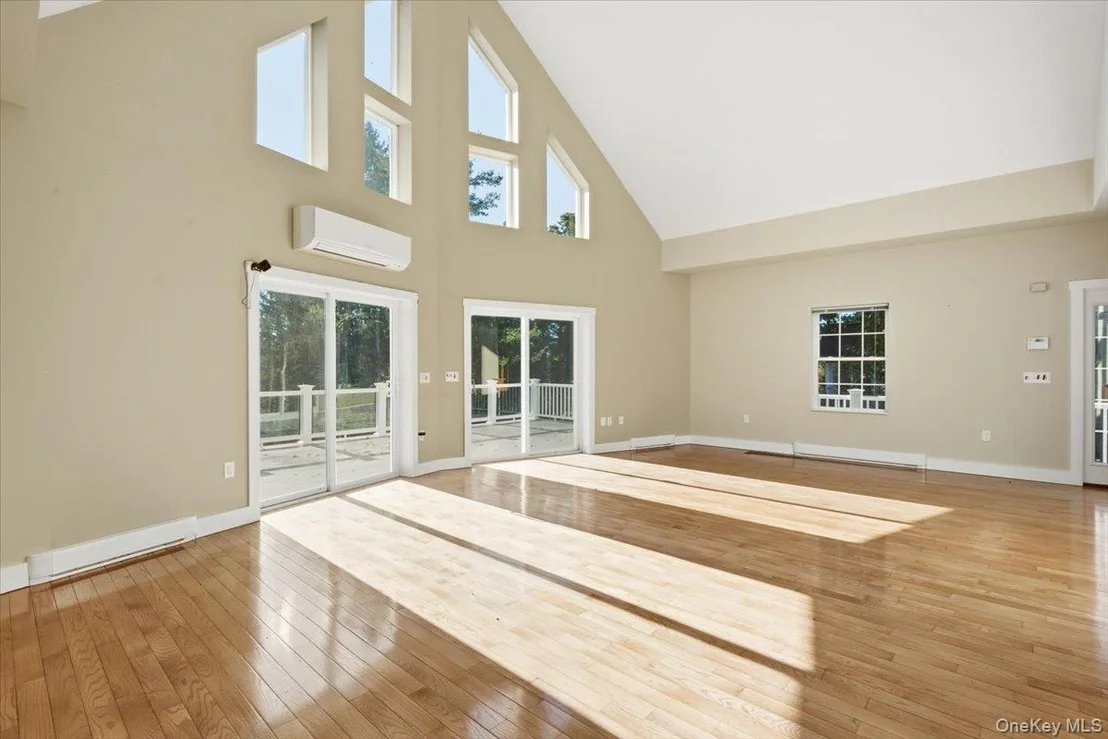 Photo of 20 Mansion Drive