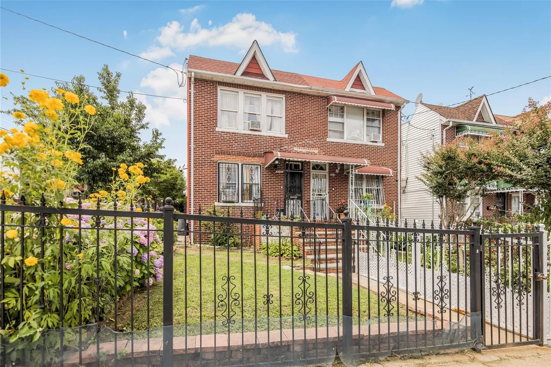 Photo of 4101 Paulding Avenue