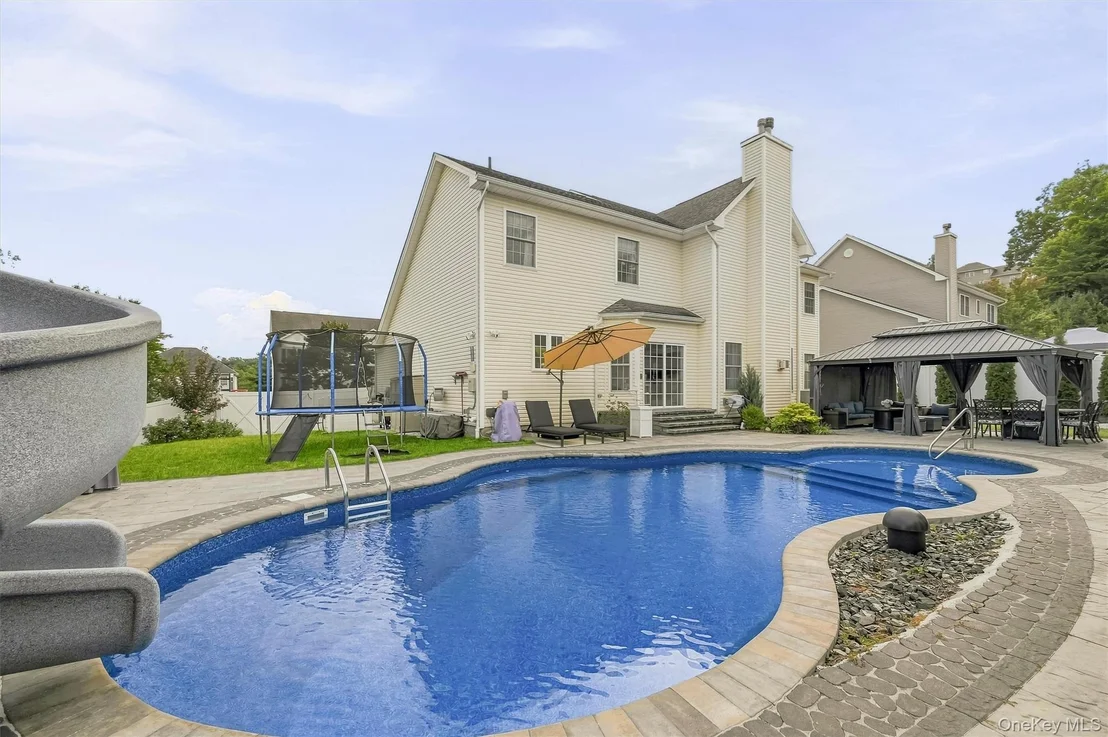 Photo of 2726 Colonial Drive