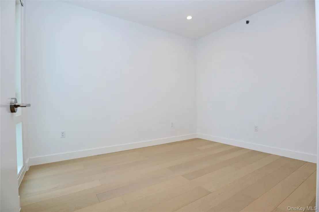 Photo of Unit 6G at 15002 Northern Boulevard
