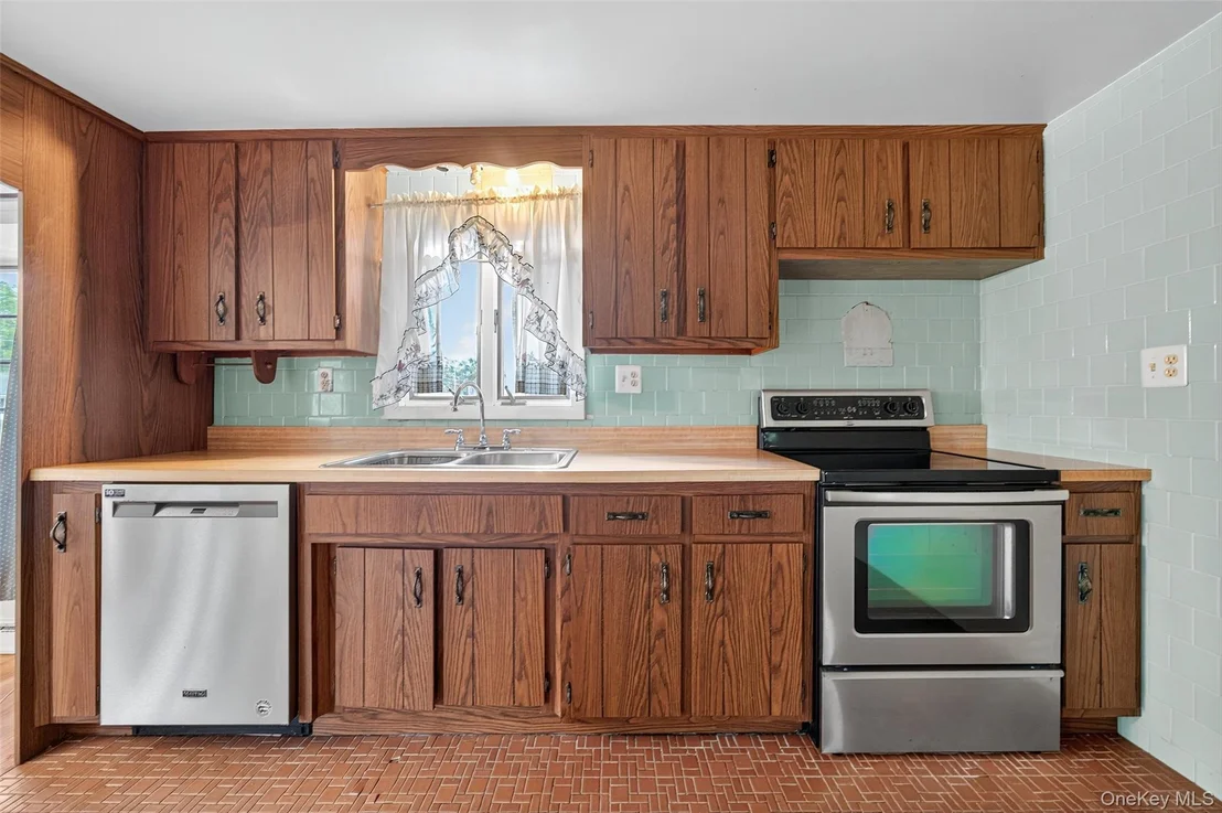 Photo of 33 Windwood Drive
