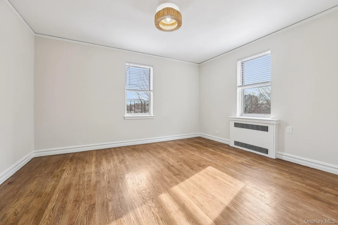 Photo of Unit 3S at 1 Bronxville Road