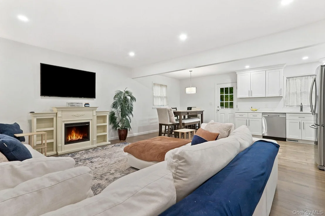 Photo of 47 Riverview Drive