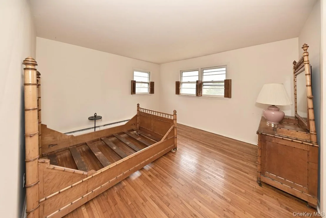 Photo of 160 E Willow Tree Road