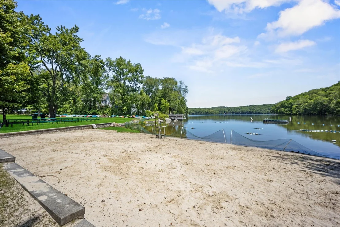 Photo of 65 Lakeside Road