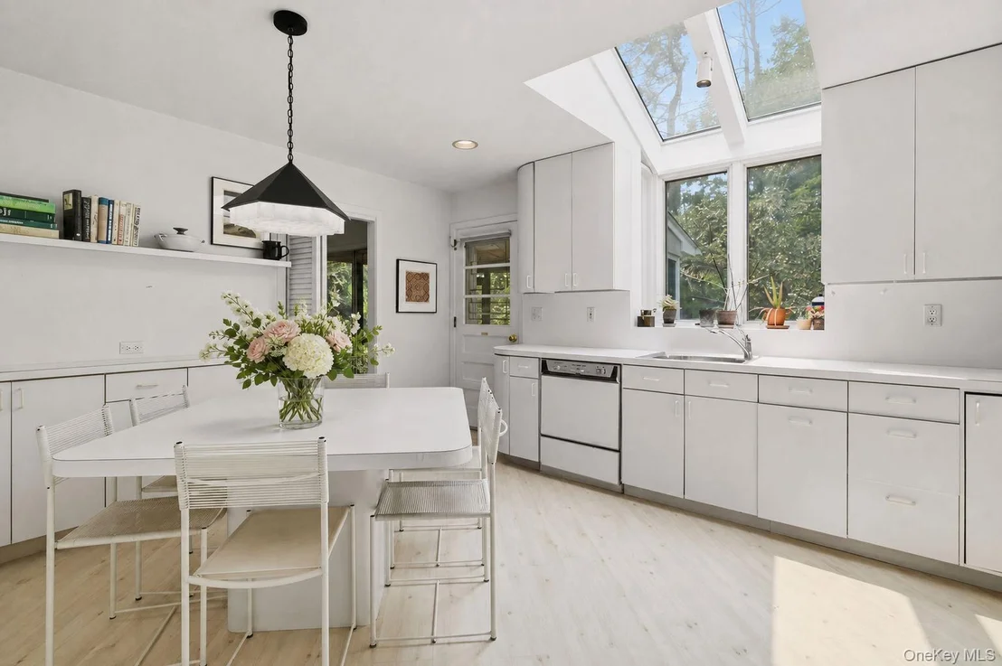 Photo of 6 Greenhouse Circle