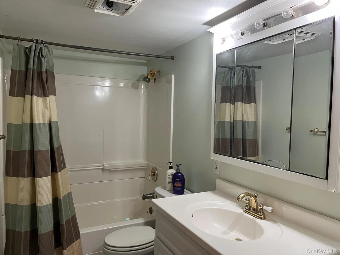 Photo of 1799 Wading River Manor Road