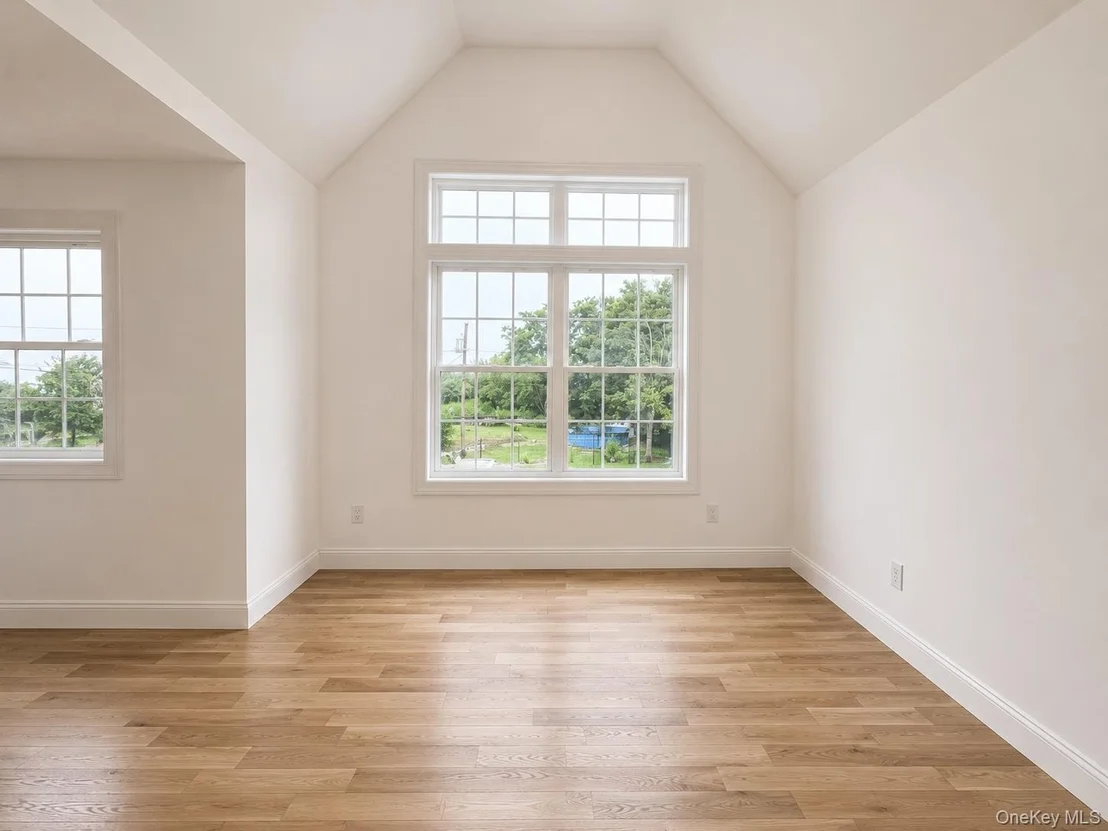 Photo of 7 Edgewater Drive