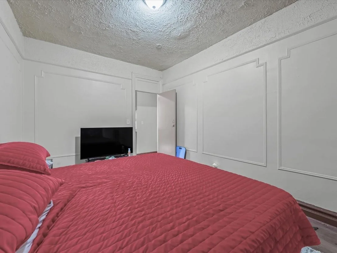 Photo of Unit B2 at 246 Cornelia Street