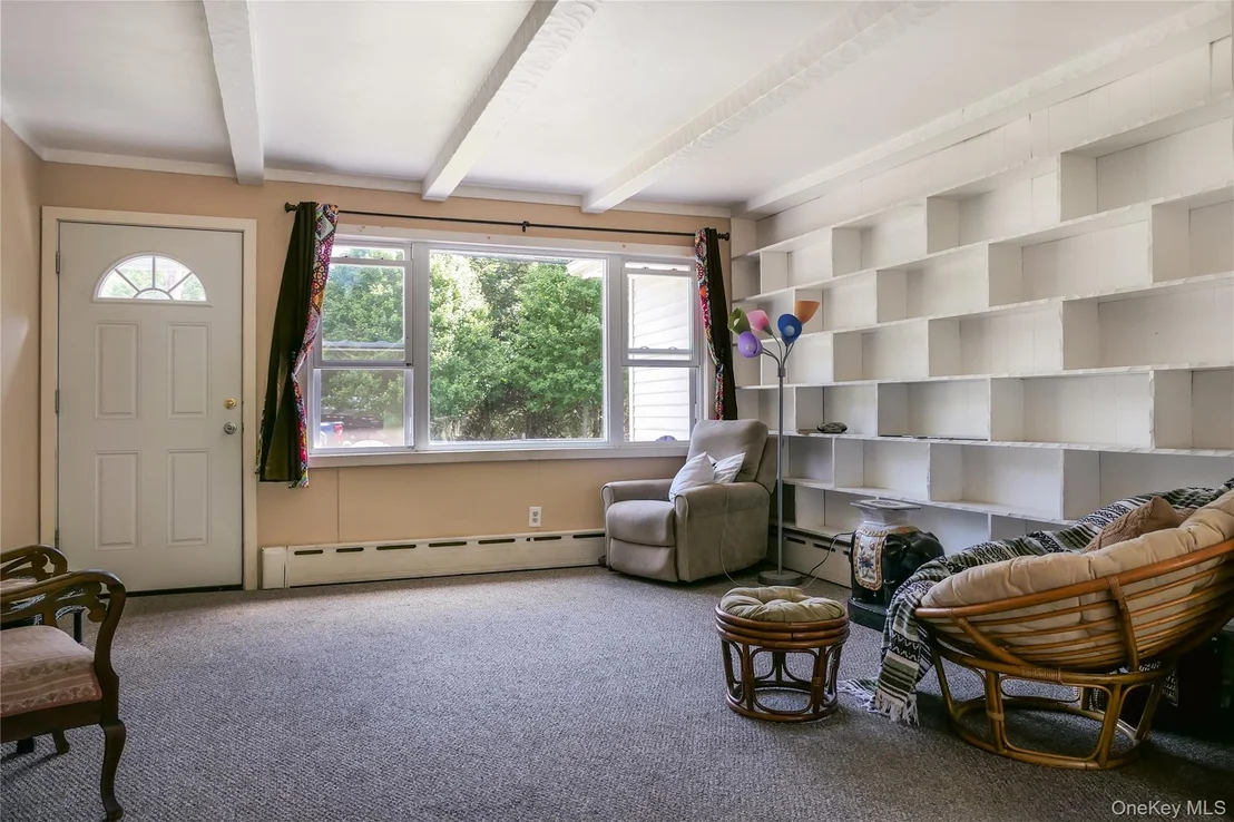 Photo of 118 Hedges Avenue
