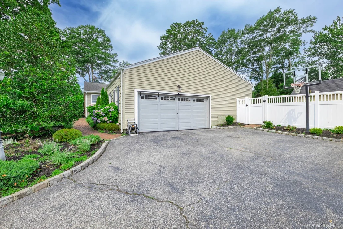 Photo of 48 William Penn Drive