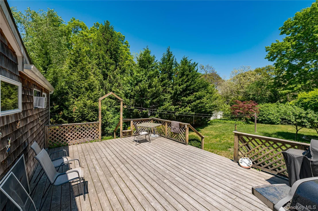 Photo of 37 Crescent Bow