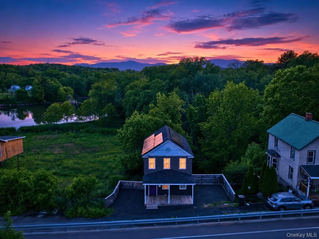 Photo of 631 Main Street