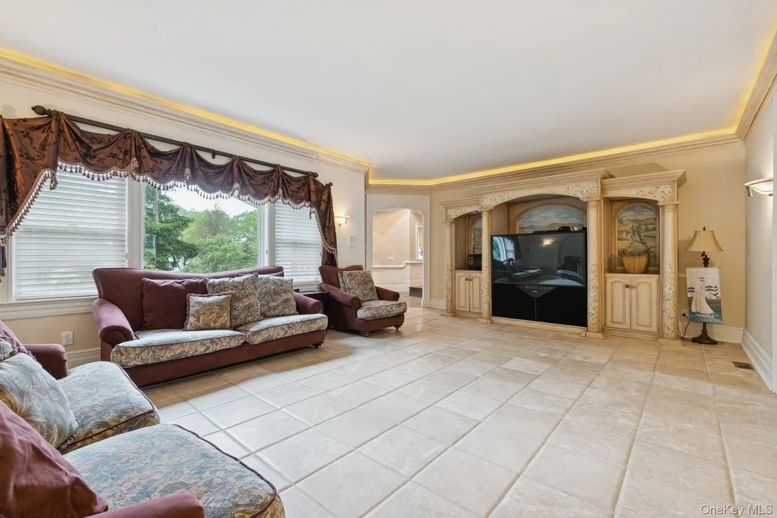 Photo of 80 Soundview Drive