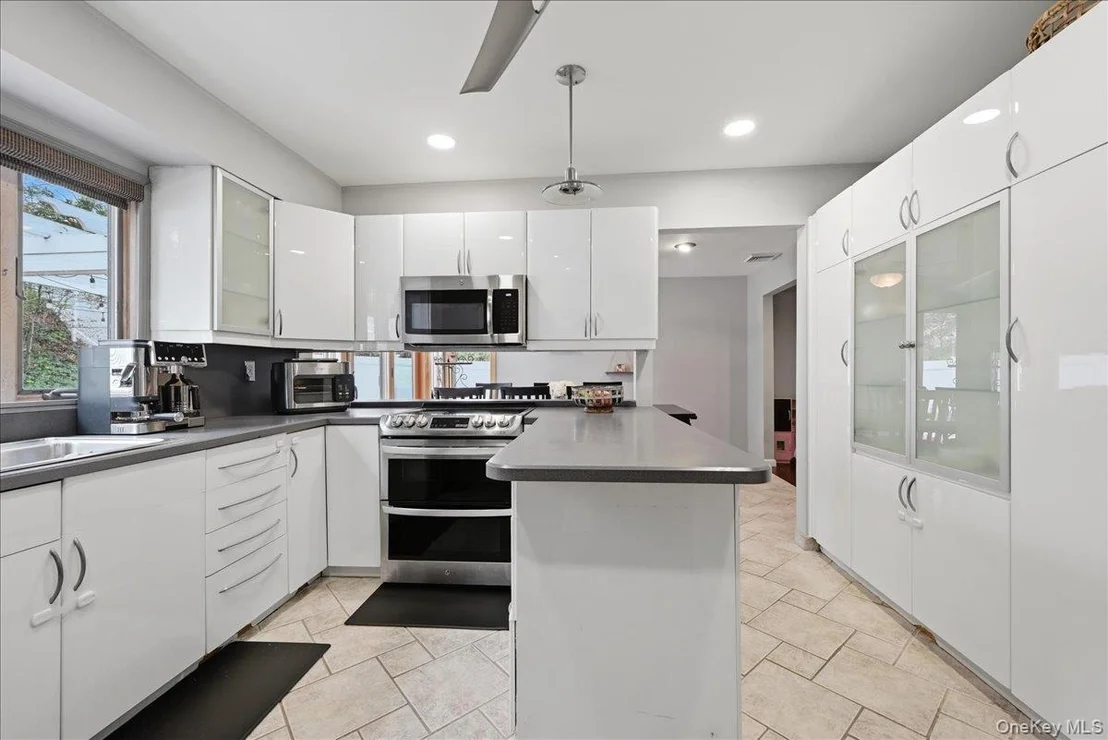 Photo of 9 Adrian Drive