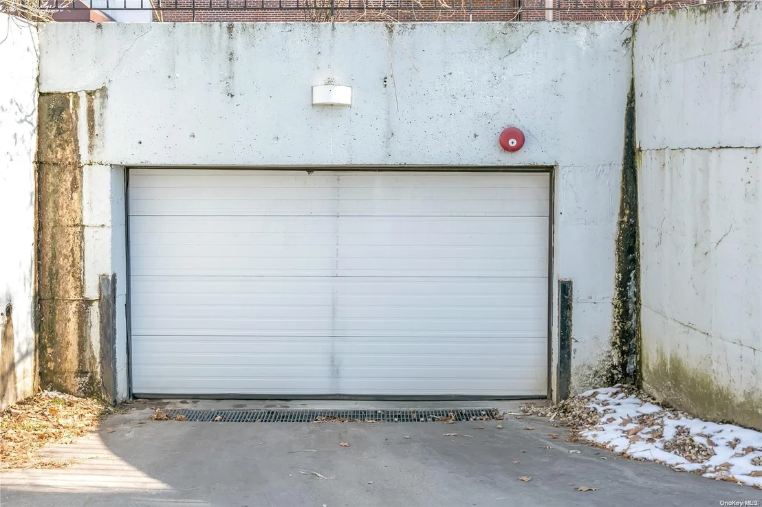 Photo of Unit 4C at 37 Brompton Rd.